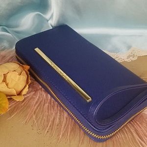 STEVE MADDEN BLUE ZIPPER WALLET W/ GOLD ZIPPER